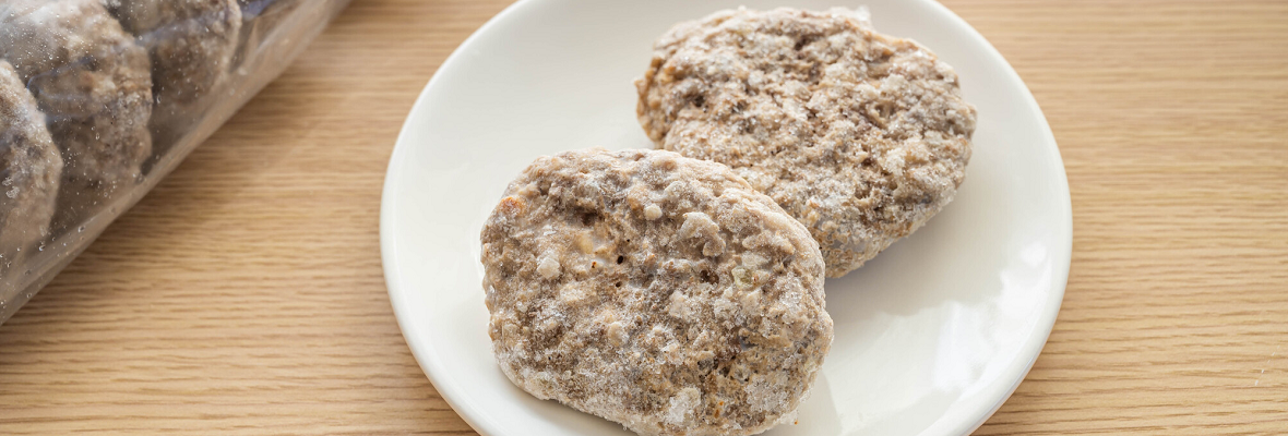 ハンバーグの冷凍保存のコツは? おいしく食べたいなら焼いてから冷凍がおすすめ!